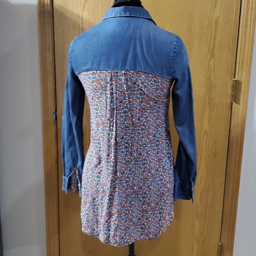 Anthropologie postmark chambray floral button up long sleeve shirt - Picture 3 of 7
